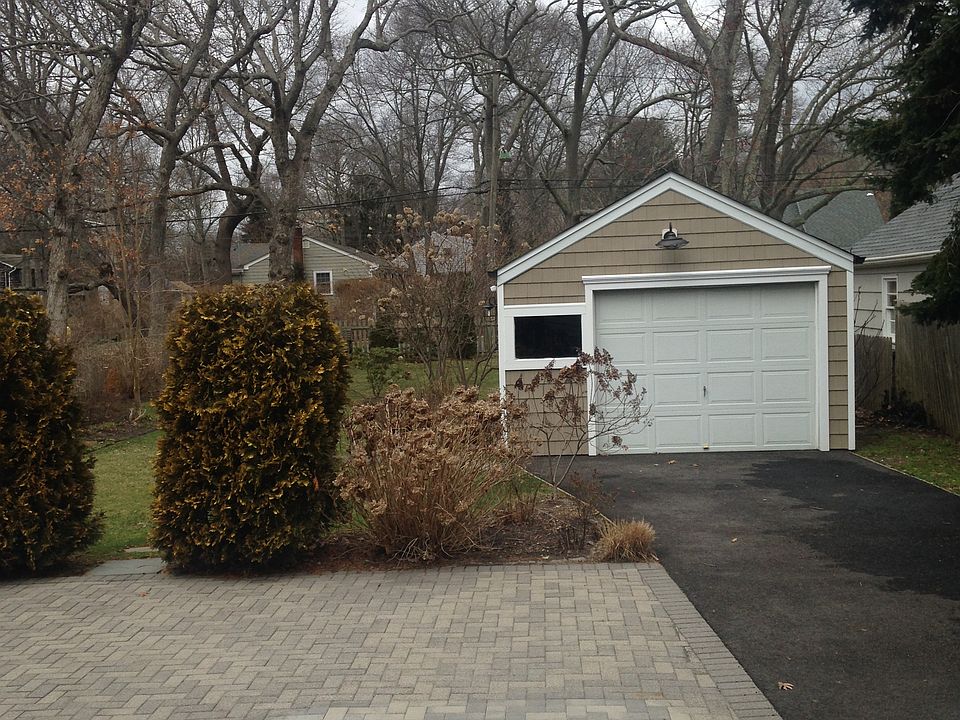 2nd image of 15 Oak St