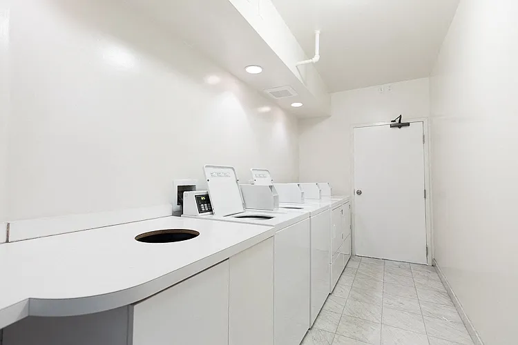 2380 California St — Photo 10