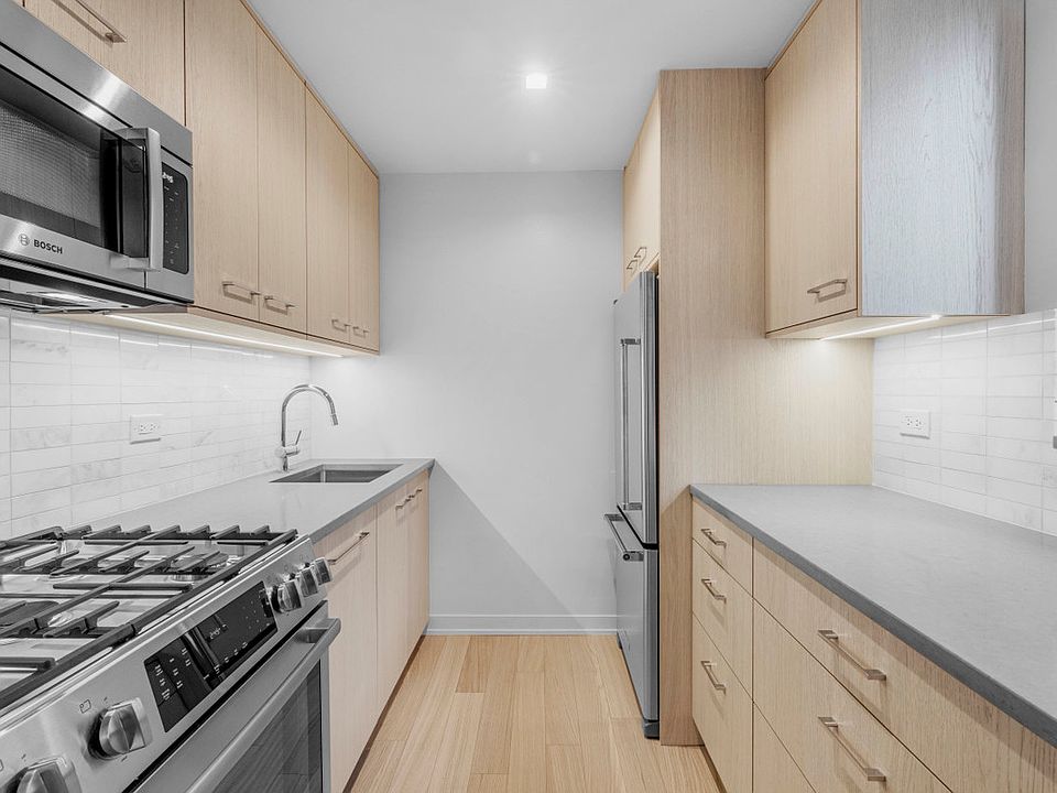 1st image of 1 Columbus Pl APT N6l