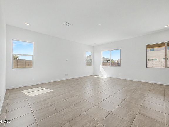 5th image of 356 W FLOYD Drive