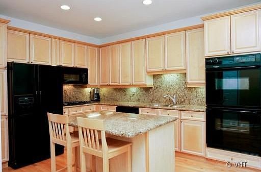 4th image of 1436 S Prairie Ave Unit G