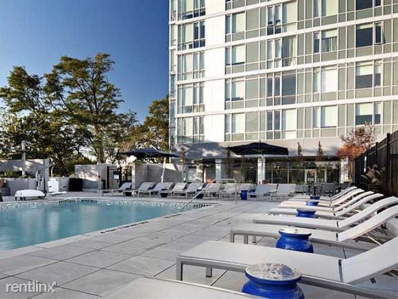 N-OutdoorCourtyardAndSwimmingPool02