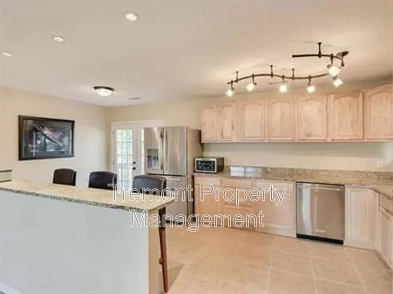 615 Snow St — Photo 4