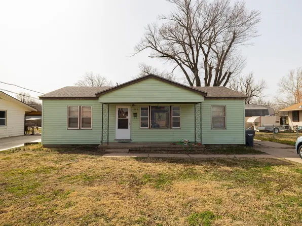 1809 E 51st St S, Wichita, KS 67216
