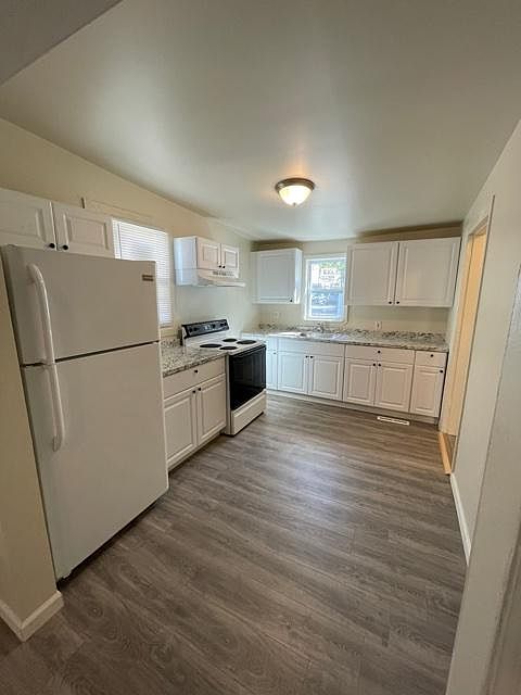 1st image of 2345 Willow Beach St