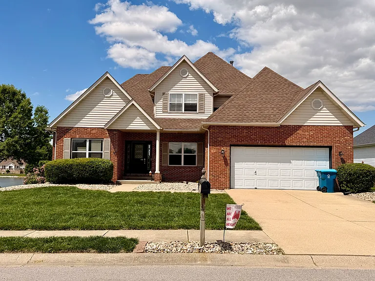 2621 Lake Lucerne Dr — Photo 2
