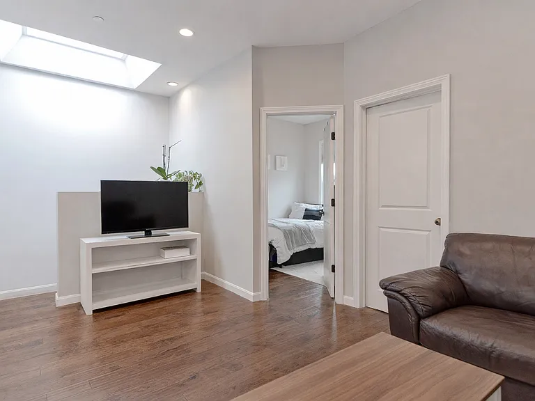 347 E 8th St #3 — Photo 3