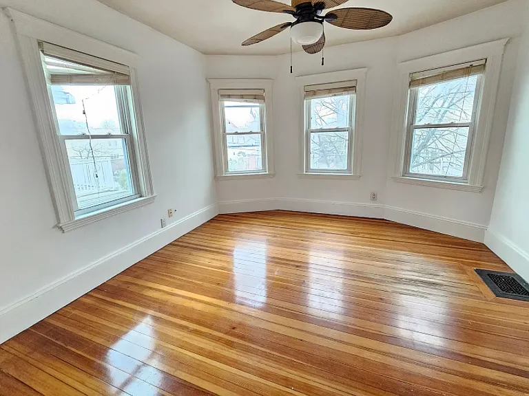 81 Linden Ave #2 — Photo 13