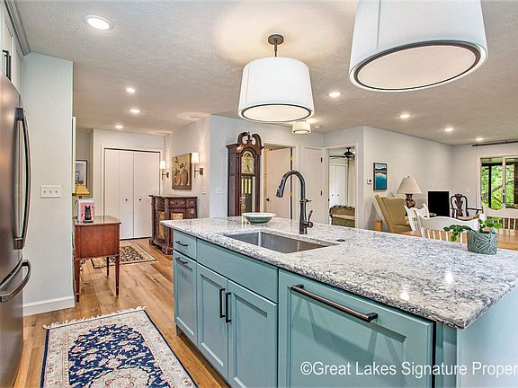 5th image of 176 Bona Vista Dr NW