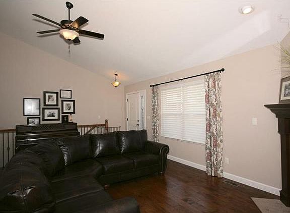 4th image of 1005 Jessica Dr
