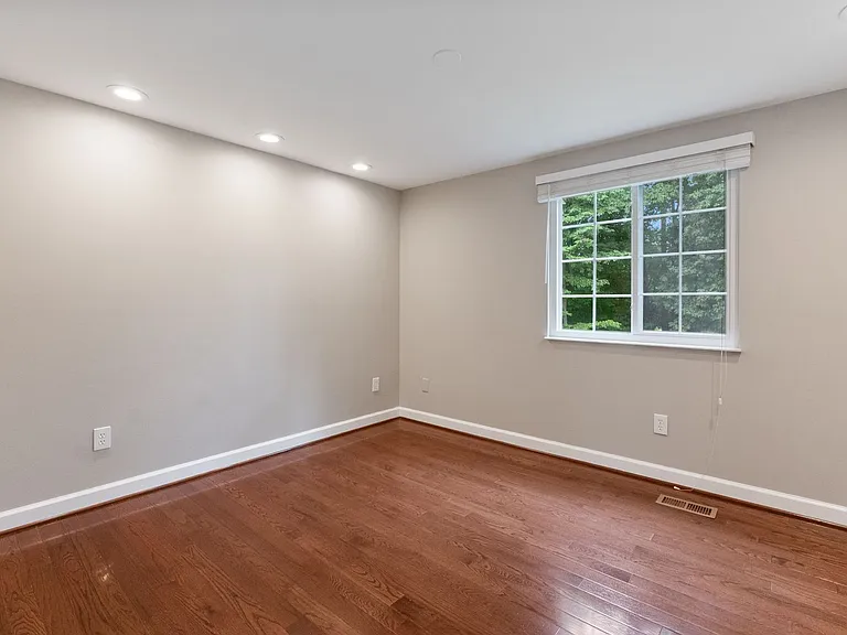 8454 Rippled Creek Ct — Photo 7