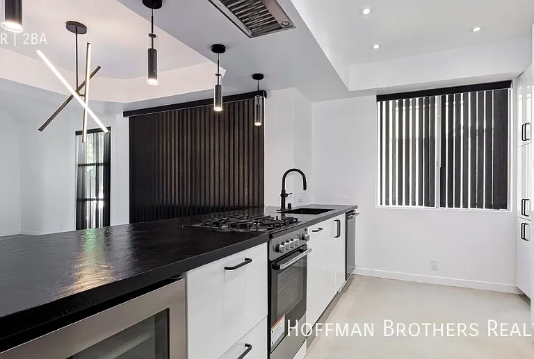 639 Huntley Dr #4 — Photo 3