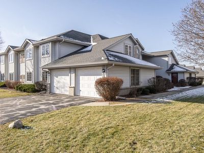 1075 Quinlan DRIVE UNIT A, Pewaukee, WI, 53072
