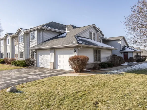 1075 Quinlan DRIVE #A, Pewaukee, WI 53072