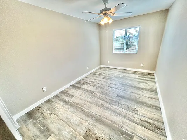 564 Florence St #8 — Photo 11