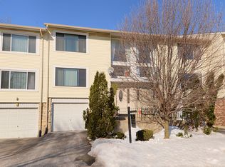 1942 Loomes Ave, Downers Grove, IL 60516