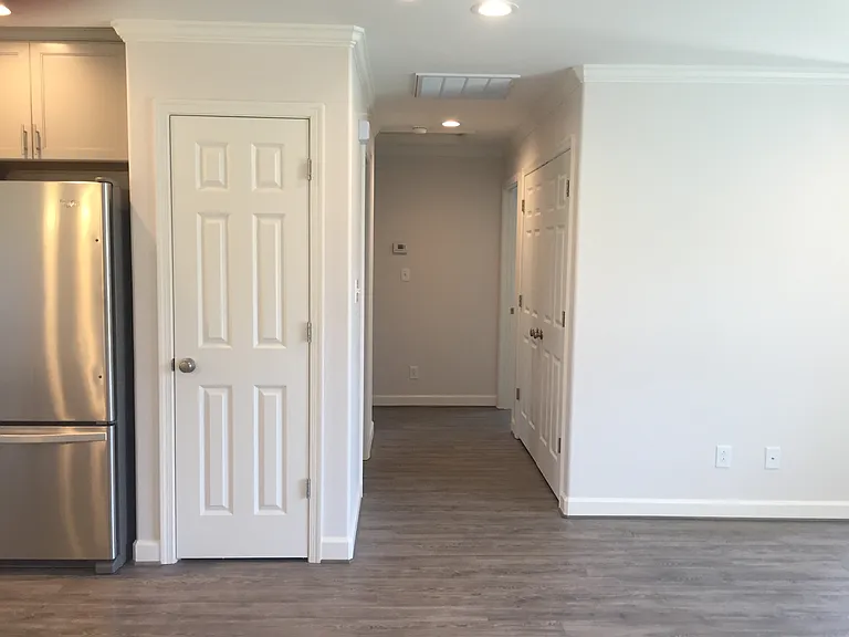 604 Carrie Ln #604 — Photo 2