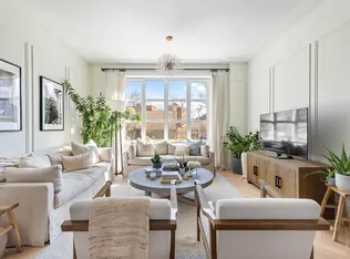 250 East 21st Street 2B image 1 of 8