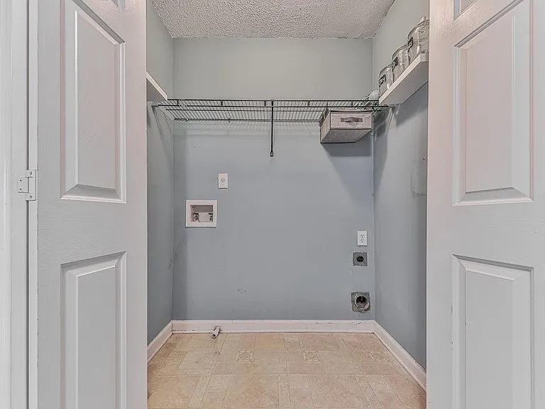 388 Weatherstone Pl — Photo 2