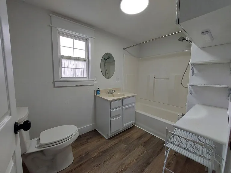 609 E Seminary St — Photo 3
