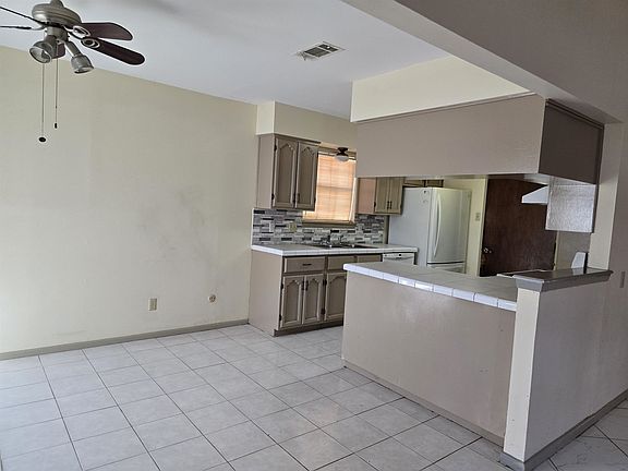 4th image of 901 Carrol Dr