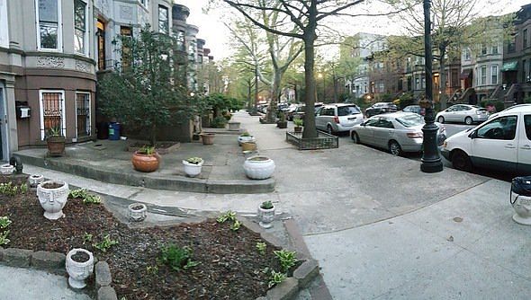 2nd image of 220 Lincoln Rd #2