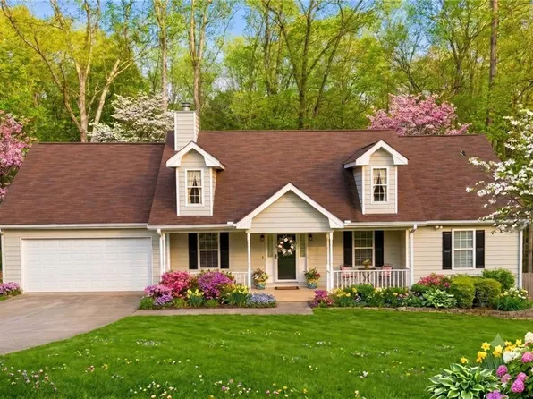 130 Lakefront Dr, Covington, GA 30016