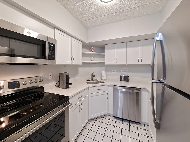 125 Pleasant St #201 — Photo 8