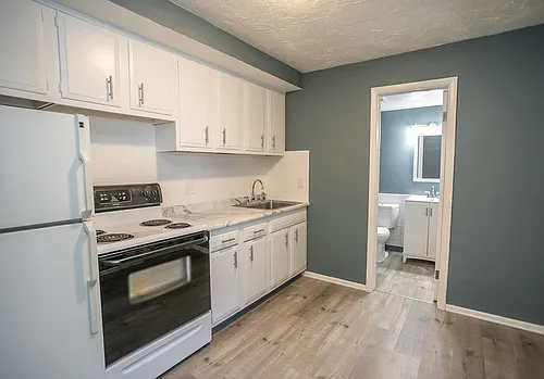 545 E Erie Ave Photo 1