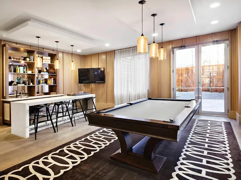 247 E 28th St #4D — Photo 9