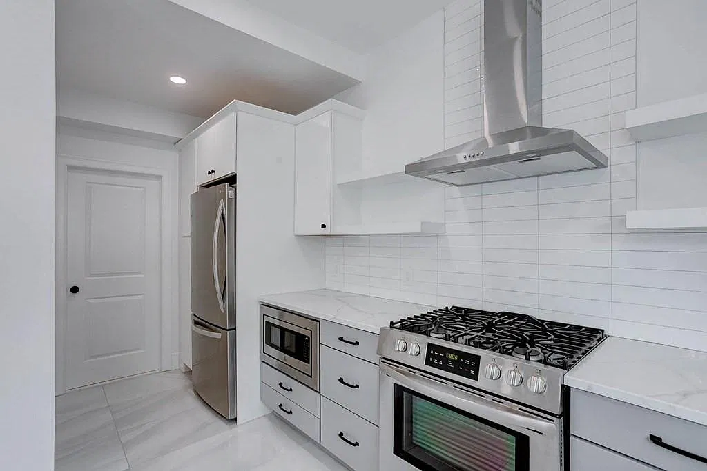 1 Lincoln St — Photo 2