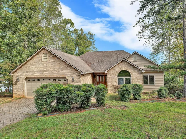 130 Travers Cir, Moneta, VA 24121