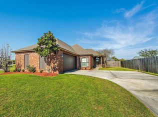 100 Lake Olivia Dr, Thibodaux, LA 70301