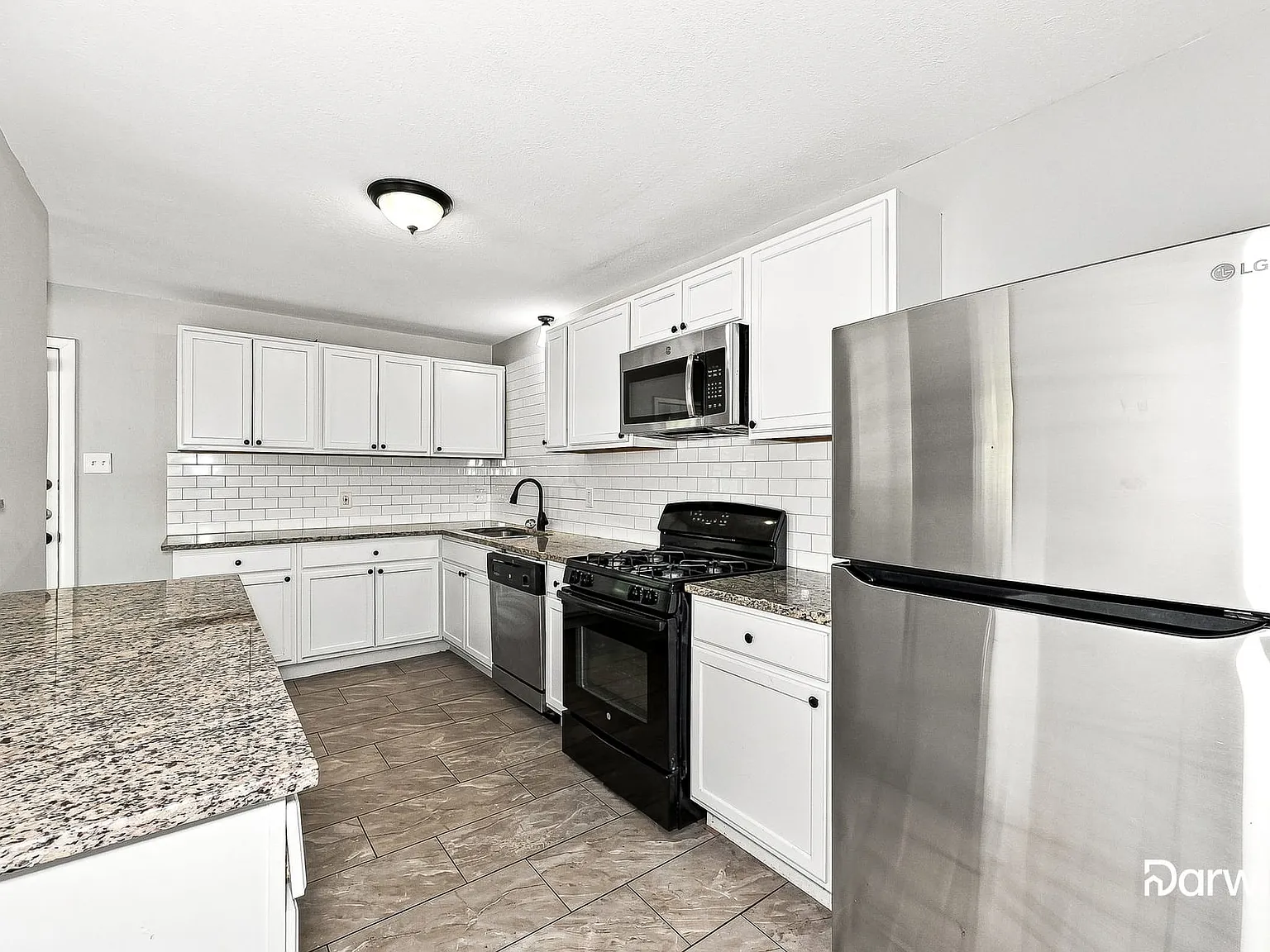 3 bed, 2.0 bath, 1918 sqft, $1,890 — Photo 3