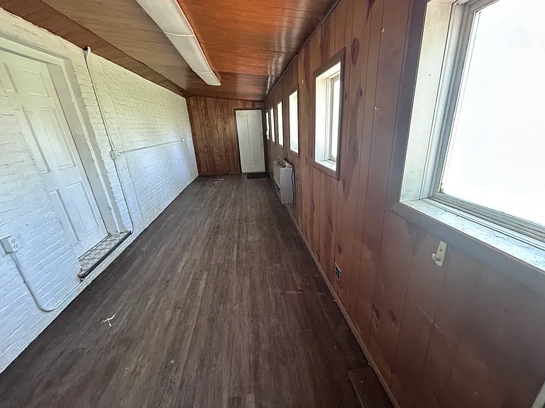 Sunroom off kitchen
