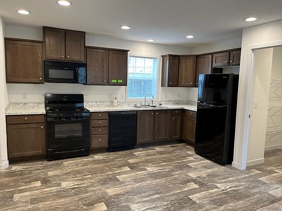 3rd image of 57400 Bedford Blvd #1