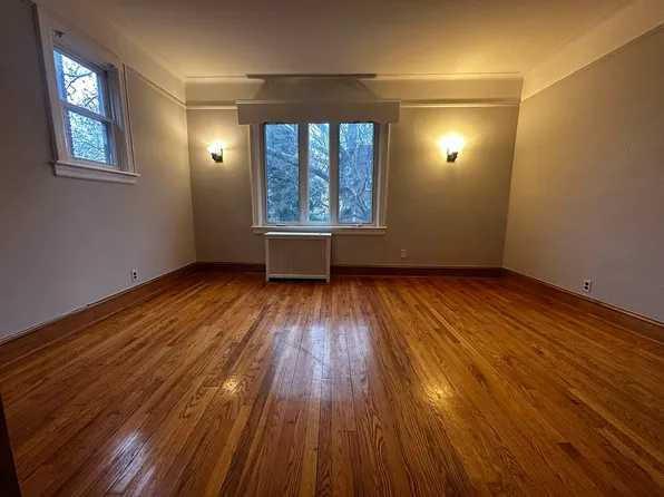 34-51 Crescent Street image 4 of 11