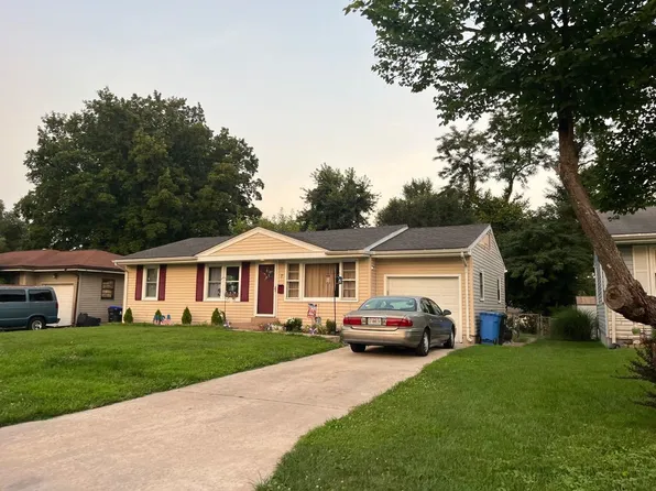 7 Norine Ct, Florissant, MO 63031