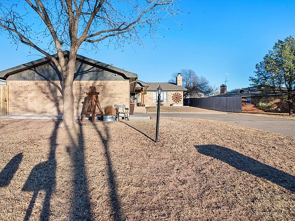 2nd image of 38 E Canyonview Dr