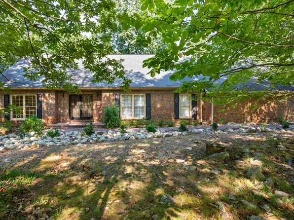 608 Hillyer High Rd, Anniston, AL 36207
