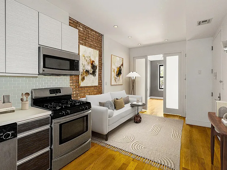 242 Madison St #3R — Photo 1