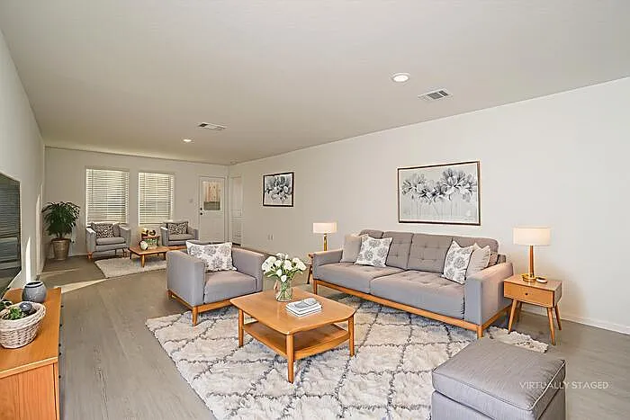 4 bed, 2.0 bath, 1600 sqft, $1,643 — Photo 4