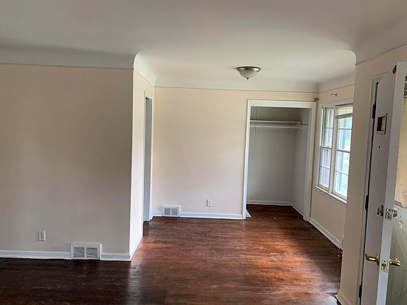 3rd image of 11375 Piedmont St