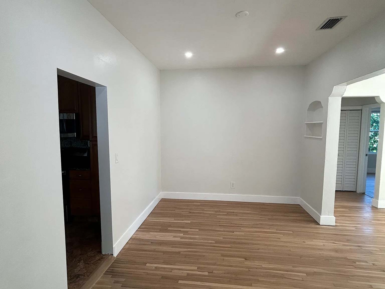 3 bed, 2.5 bath, 1907 sqft, $6,500 — Photo 3