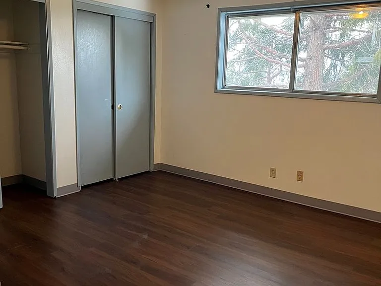 1904 Dawn Ct — Photo 4