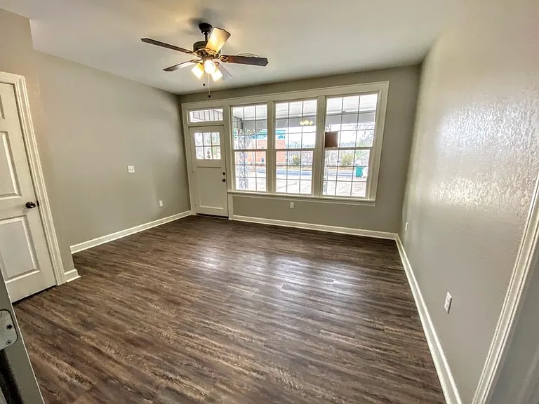 816 N Jackson St — Photo 2