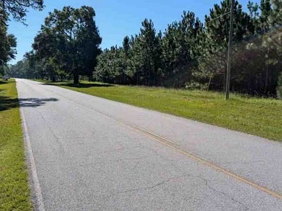 Exterior Neighborhood (street photo)