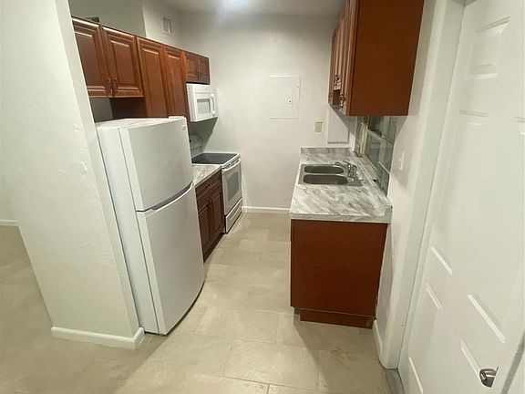 4th image of 81 NW 30th Avenue