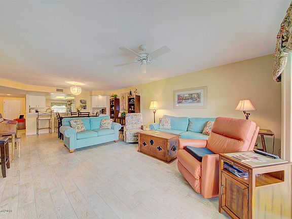 5th image of 8700 Ridgewood Ave #210