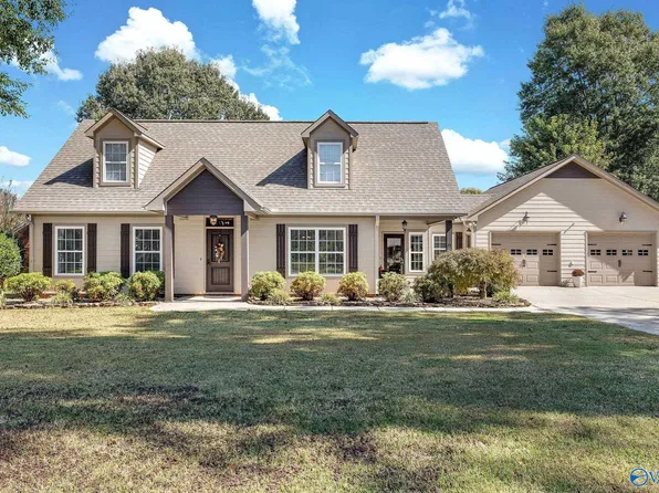 43 Azalea Cir, Guntersville, AL 35976